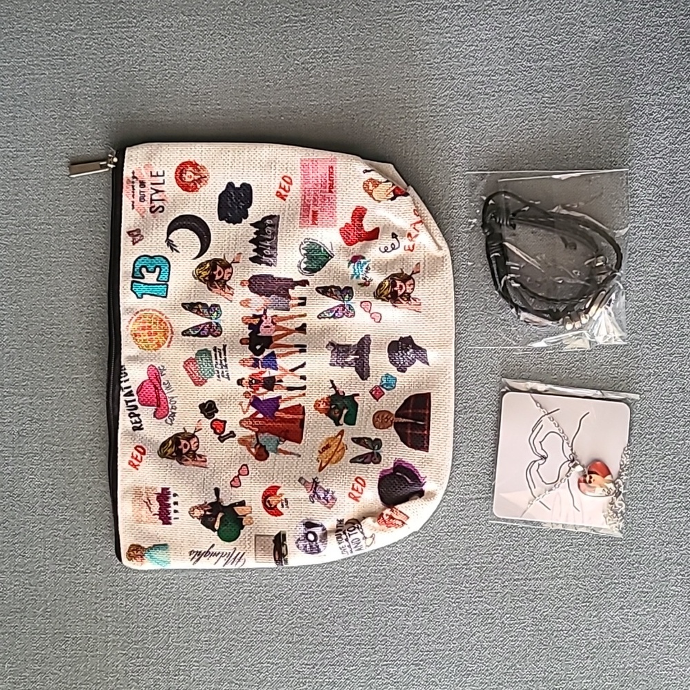 Taylor Swift Makeup Bag with Necklace and Bracelet - Picture 1 of 11